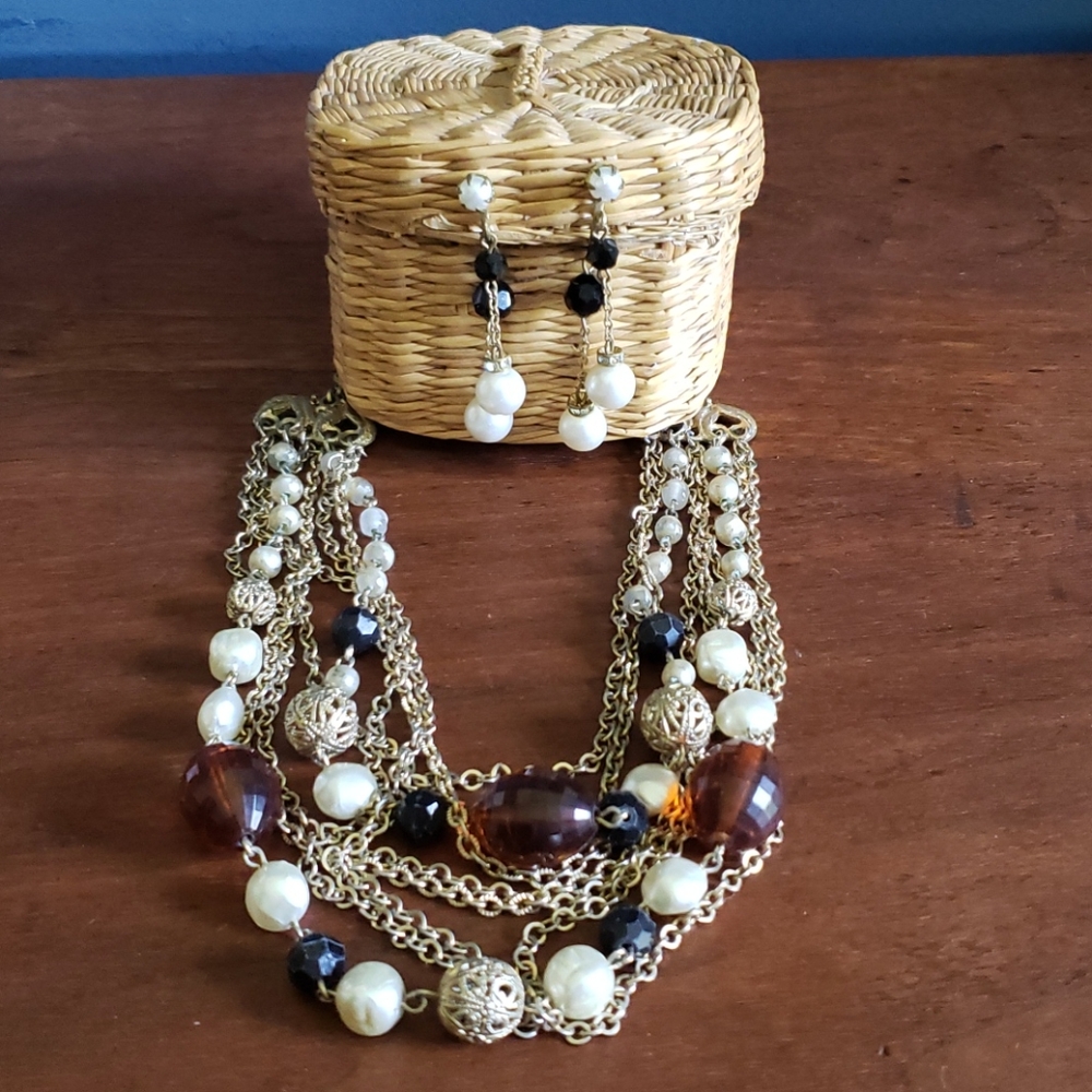 Vtg Set Necklace and Earring Set